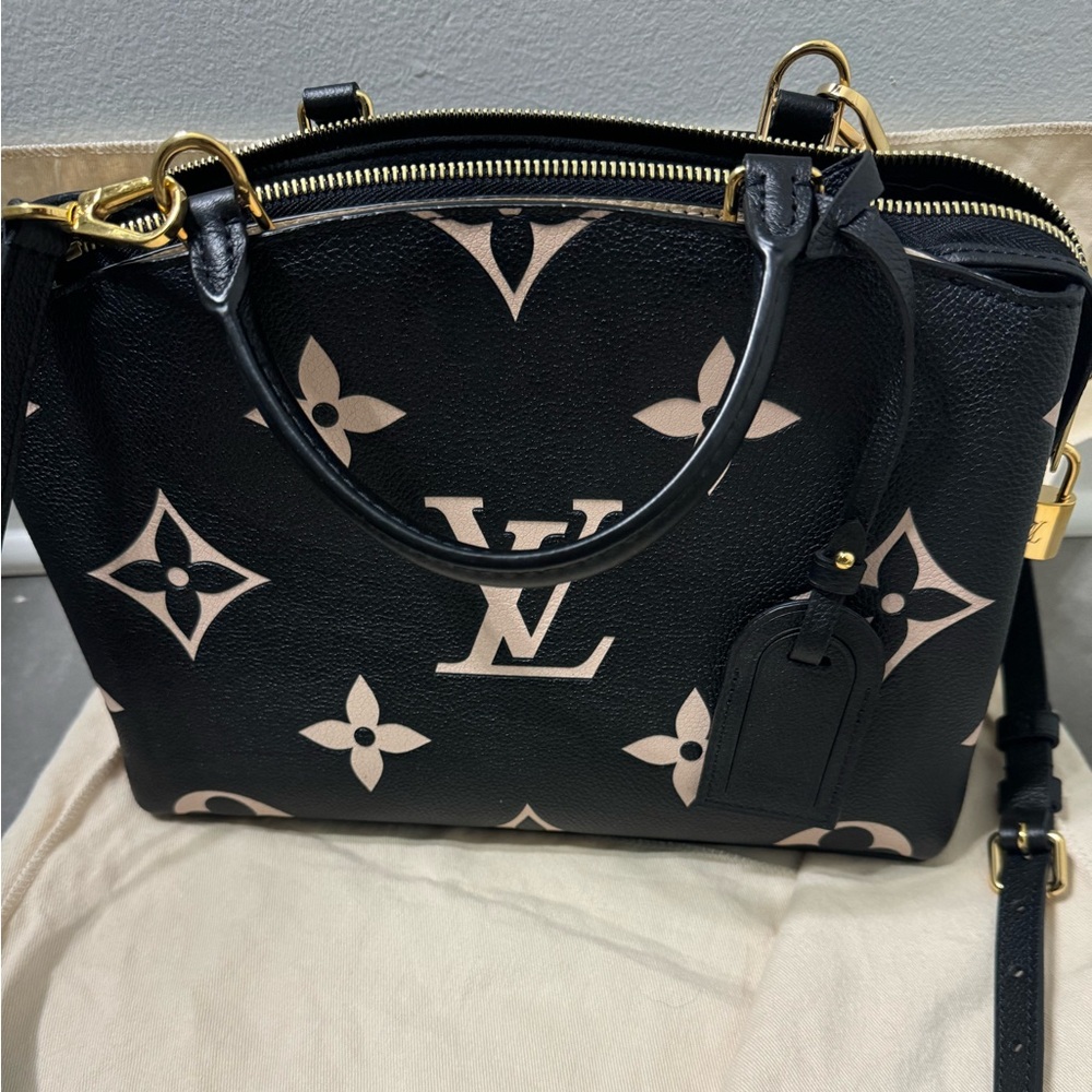 LOUIS VUITTON Petit Palais PM Bicolor Empreinte